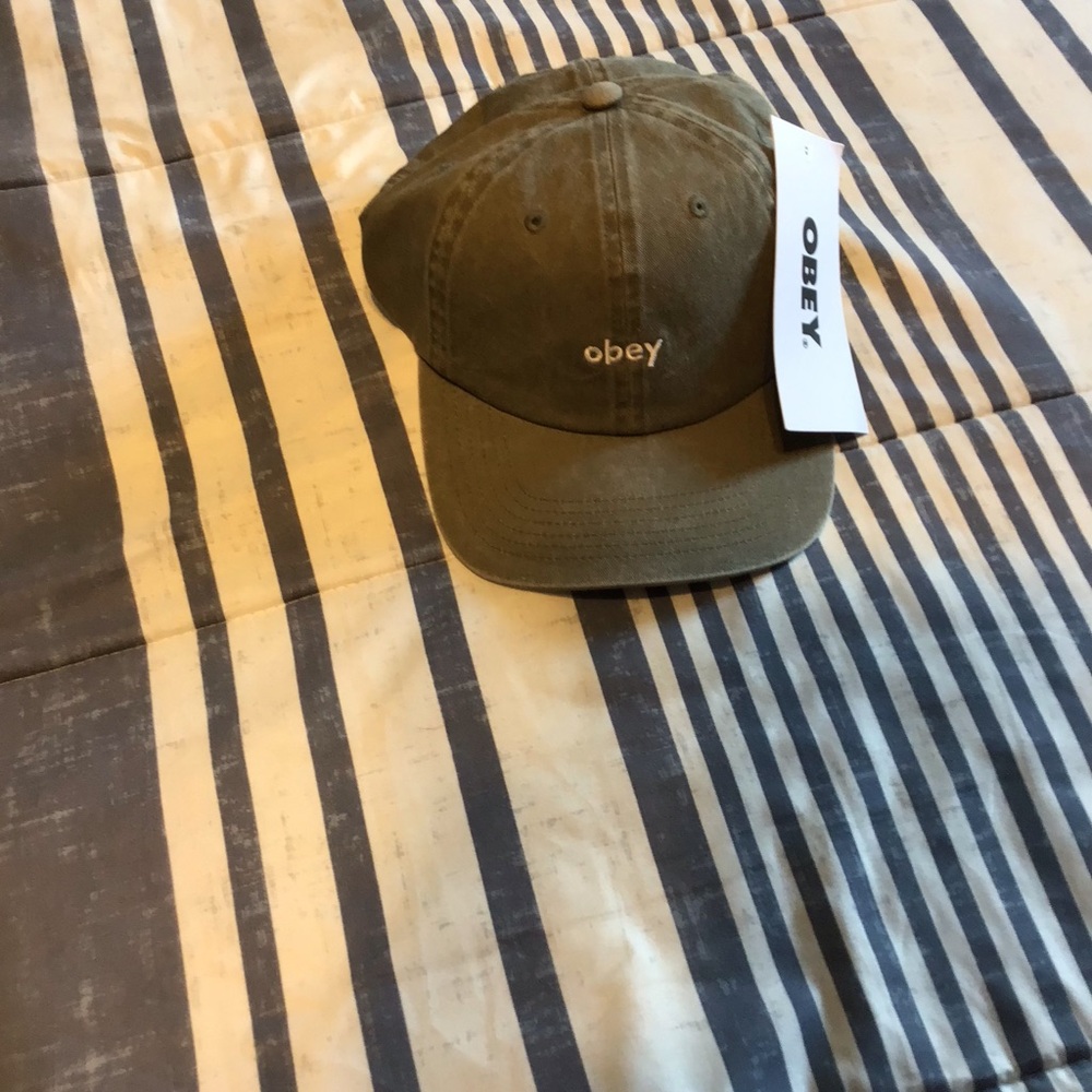 SOLD ON ANOTHER PLATFORM OBEY Khaki Green Baseball cap W/White One Size